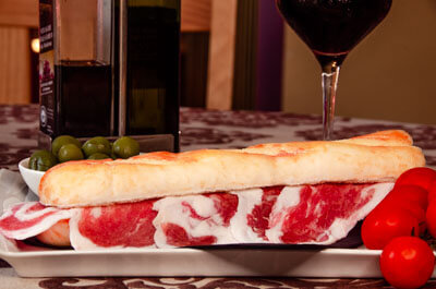 comida ficticia, imitación de bocadillo de jamón